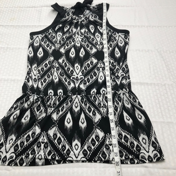 🦄 2/$20 White House Black Market Tank Blouse - Picture 7 of 8